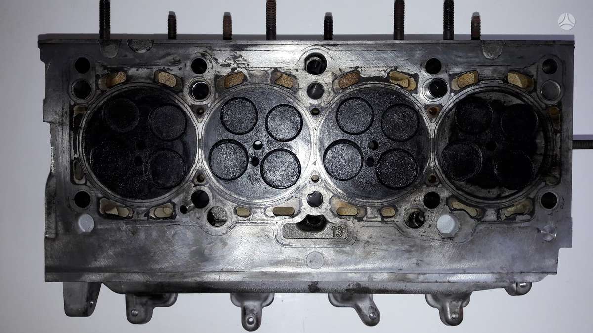 Volkswagen Golf variklio detalės