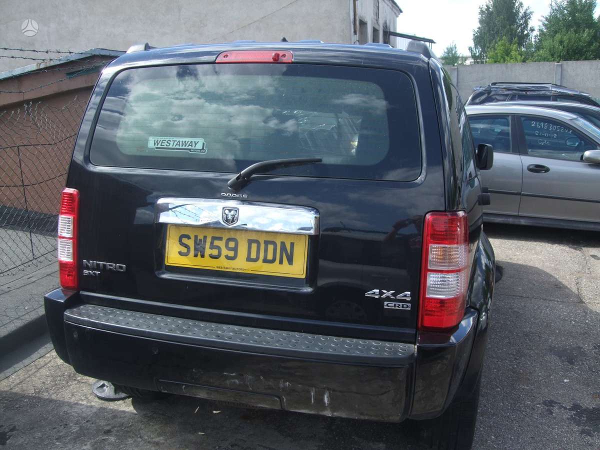 Dodge Nitro dalimis