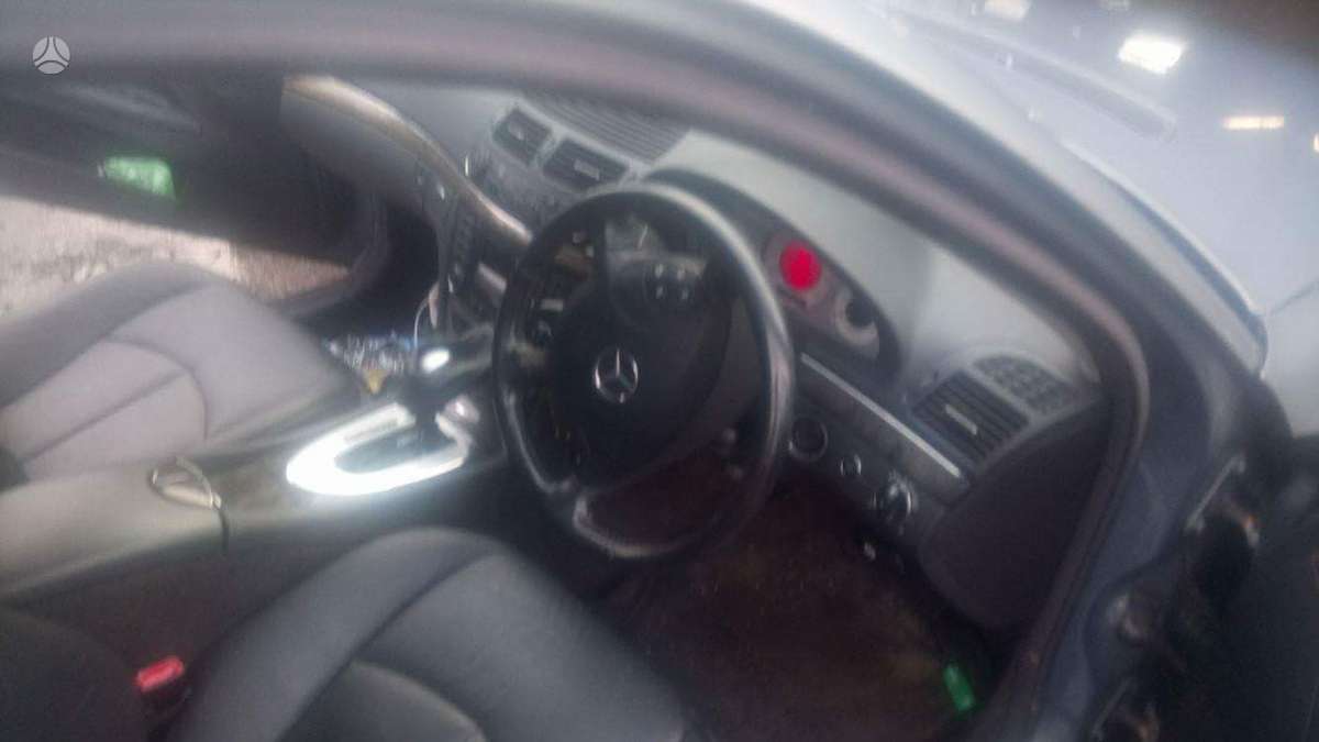 Mercedes-Benz E220 for parts