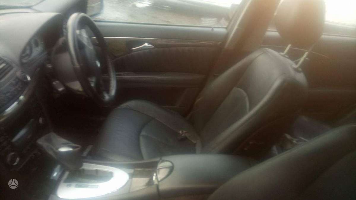 Mercedes-Benz E220 for parts
