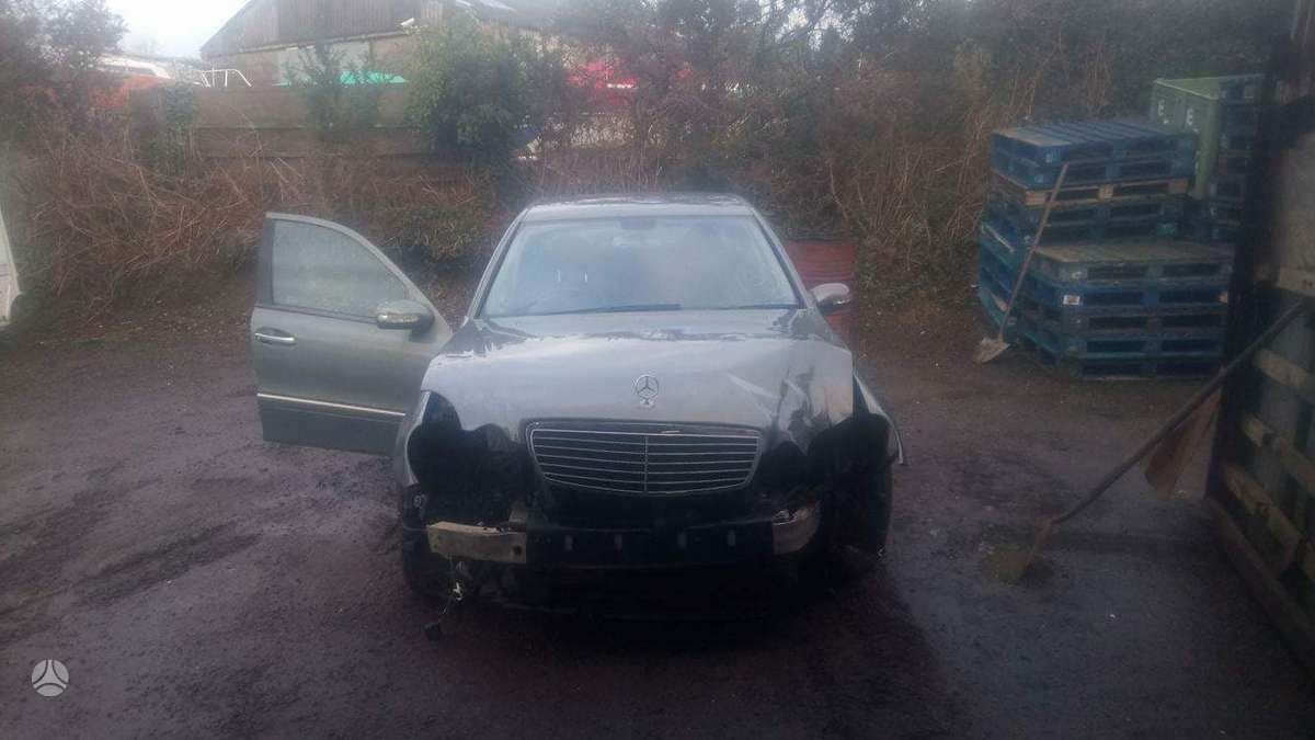 Mercedes-Benz E220 dalimis