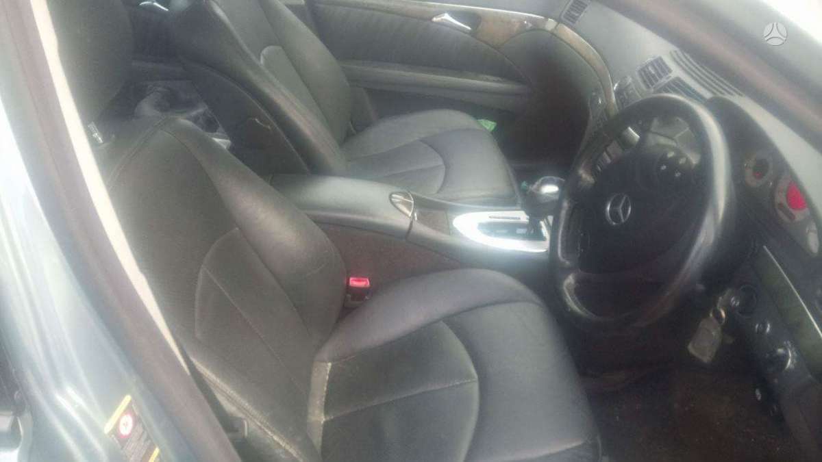 Mercedes-Benz E220 for parts