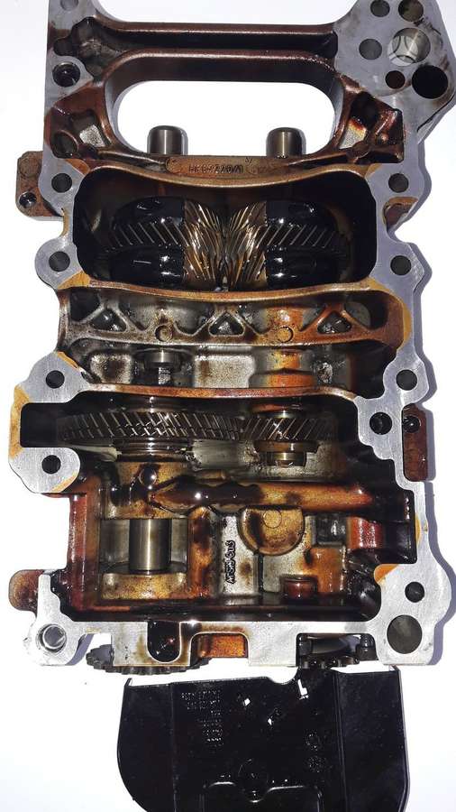 Volkswagen Golf, AXW, variklio detalės