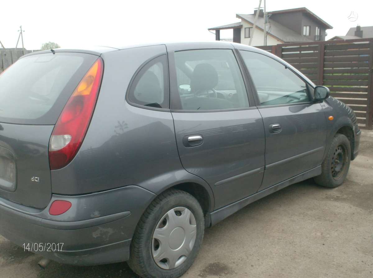 Nissan Almera Tino Dalimis