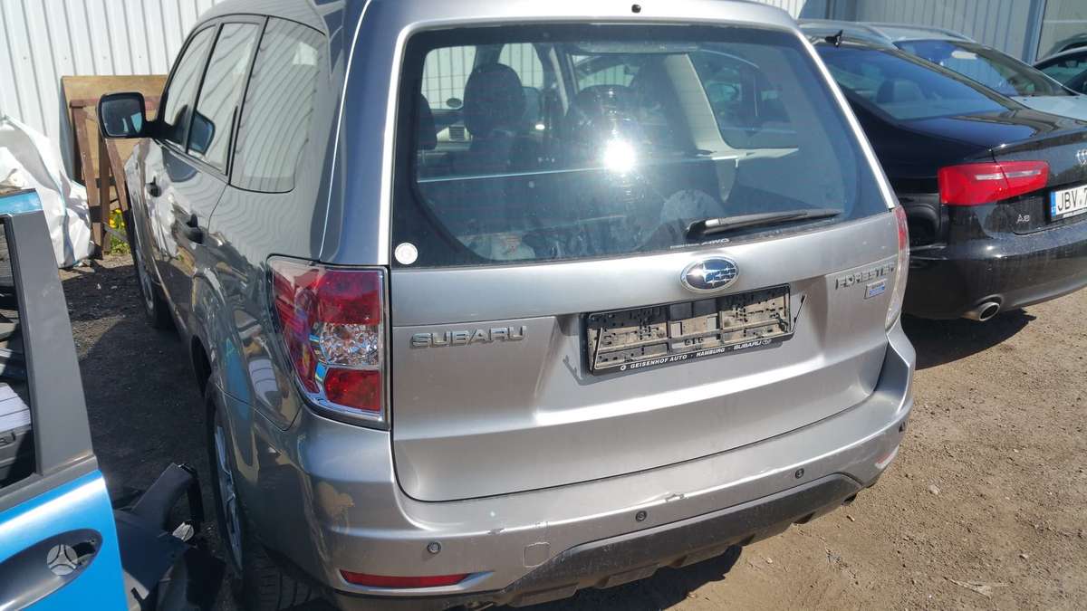 Subaru Forester dalimis