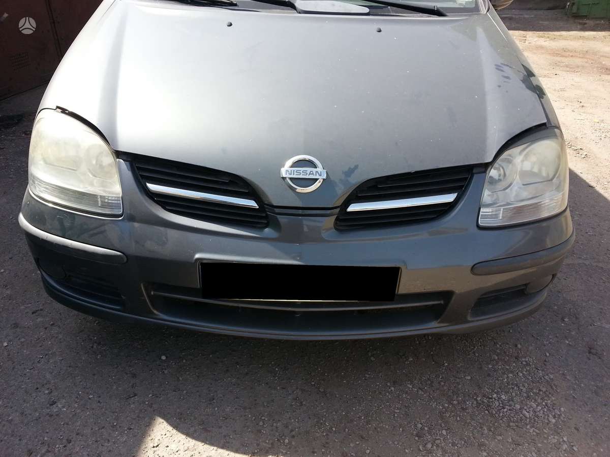Nissan Almera Tino