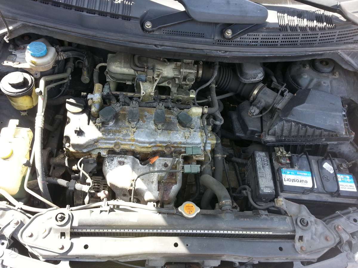 Nissan Almera Tino