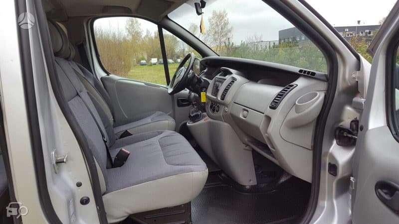 Renault Trafic, keleiviniai mikroautobusai
