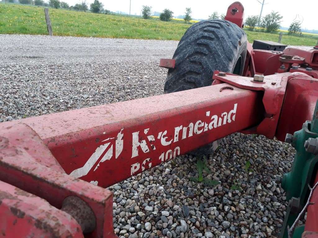 Kverneland PG 100, ploughs