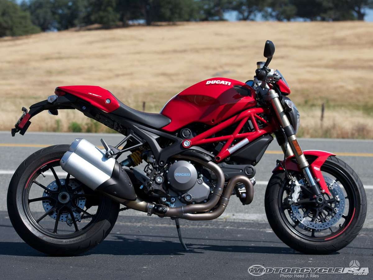 Ducati Monster, ielas motocikls