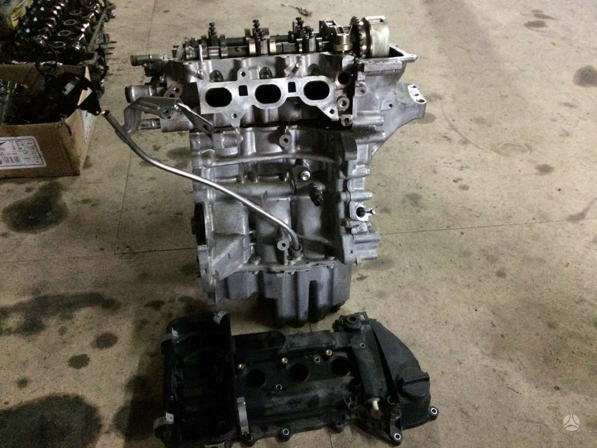 Toyota Yaris детали двигателя