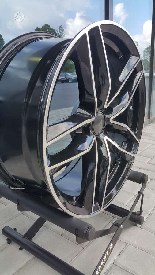 Audi S-Line, light alloy, R18