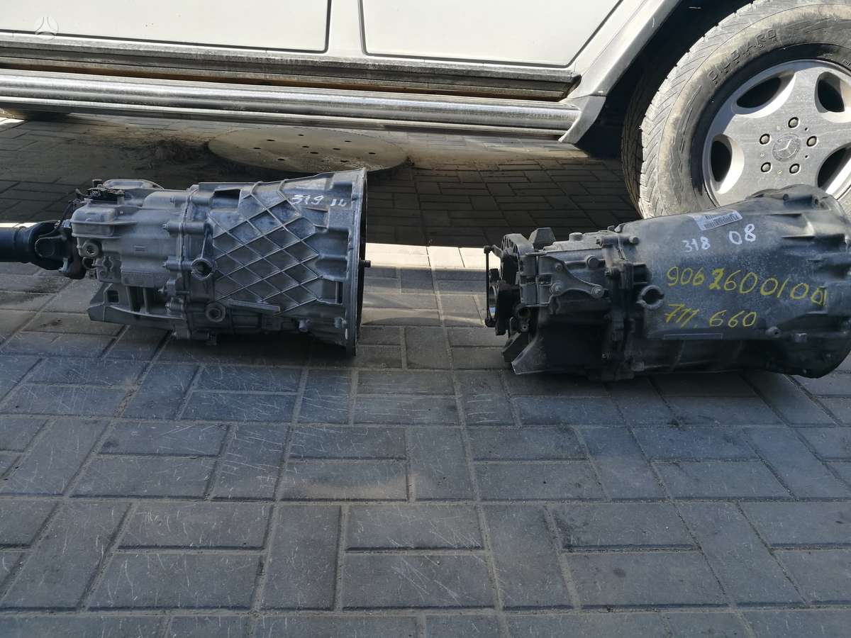 Mercedes-Benz 318, cargo vans