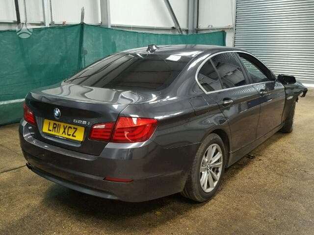 BMW 5 serija Dalimis is anglijos