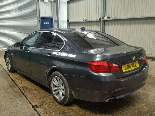 BMW 5 serija Dalimis is anglijos