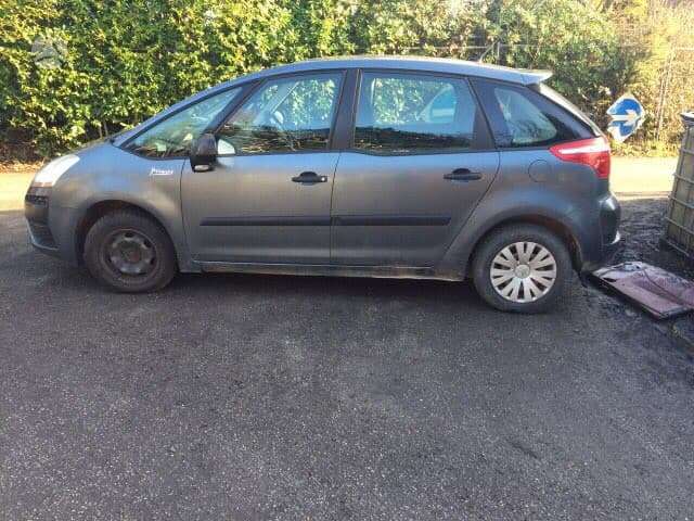 Citroen C4 Picasso dalimis. 1 6 hdi
