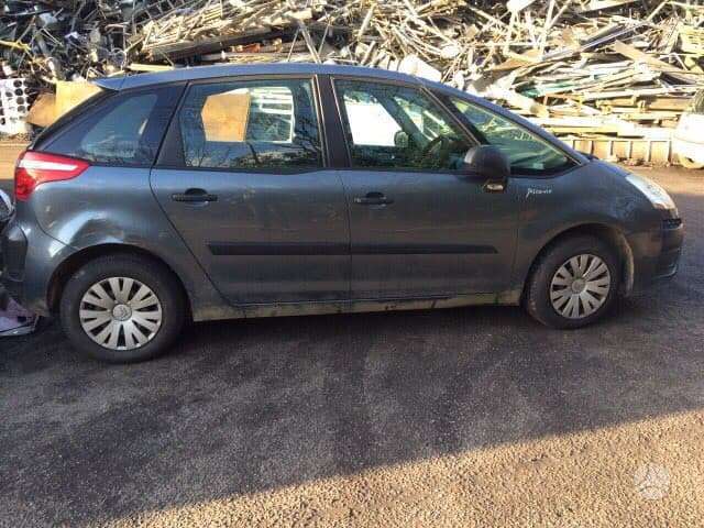 Citroen C4 Picasso dalimis. 1 6 hdi