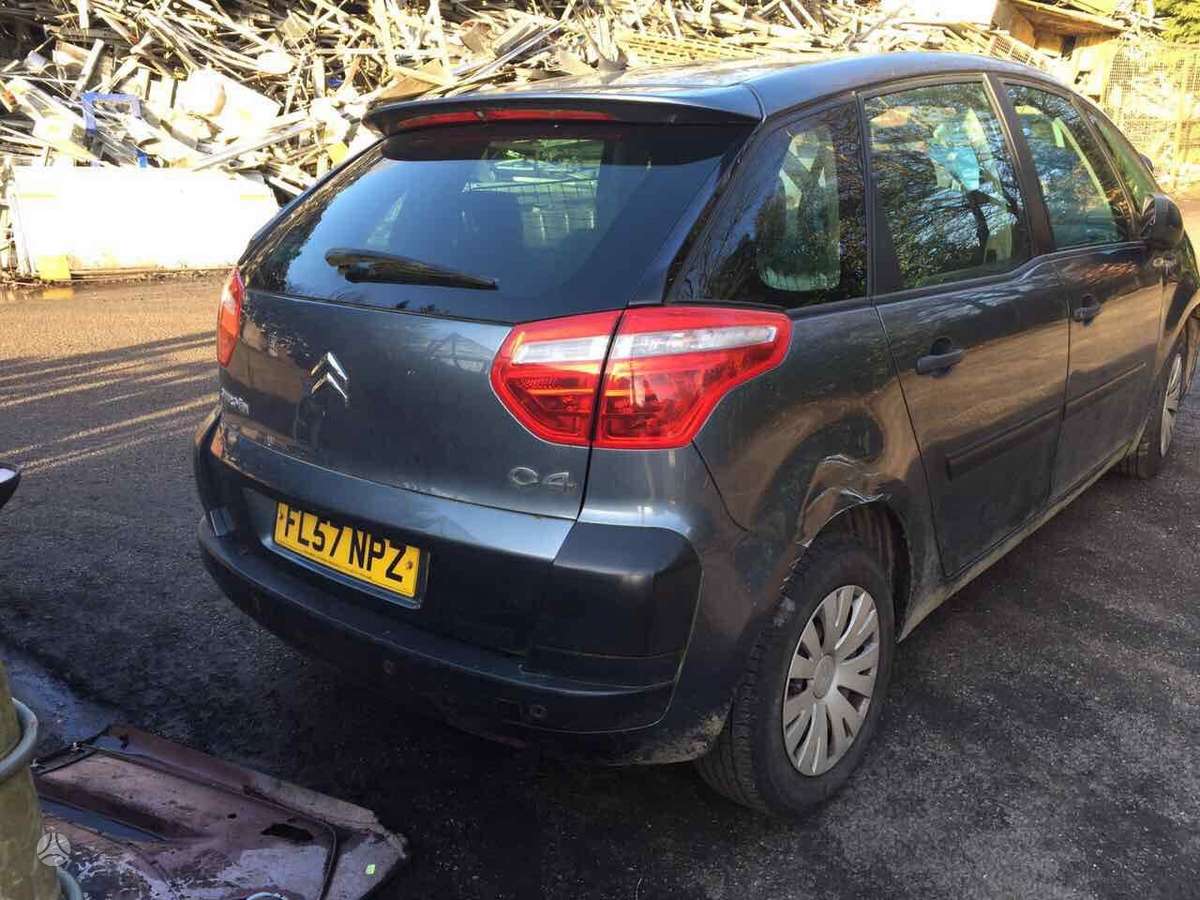 Citroen C4 Picasso dalimis. 1 6 hdi