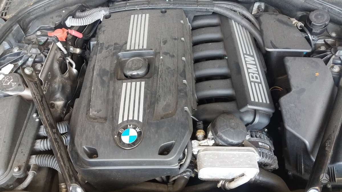 BMW 5 serija Dalimis is anglijos