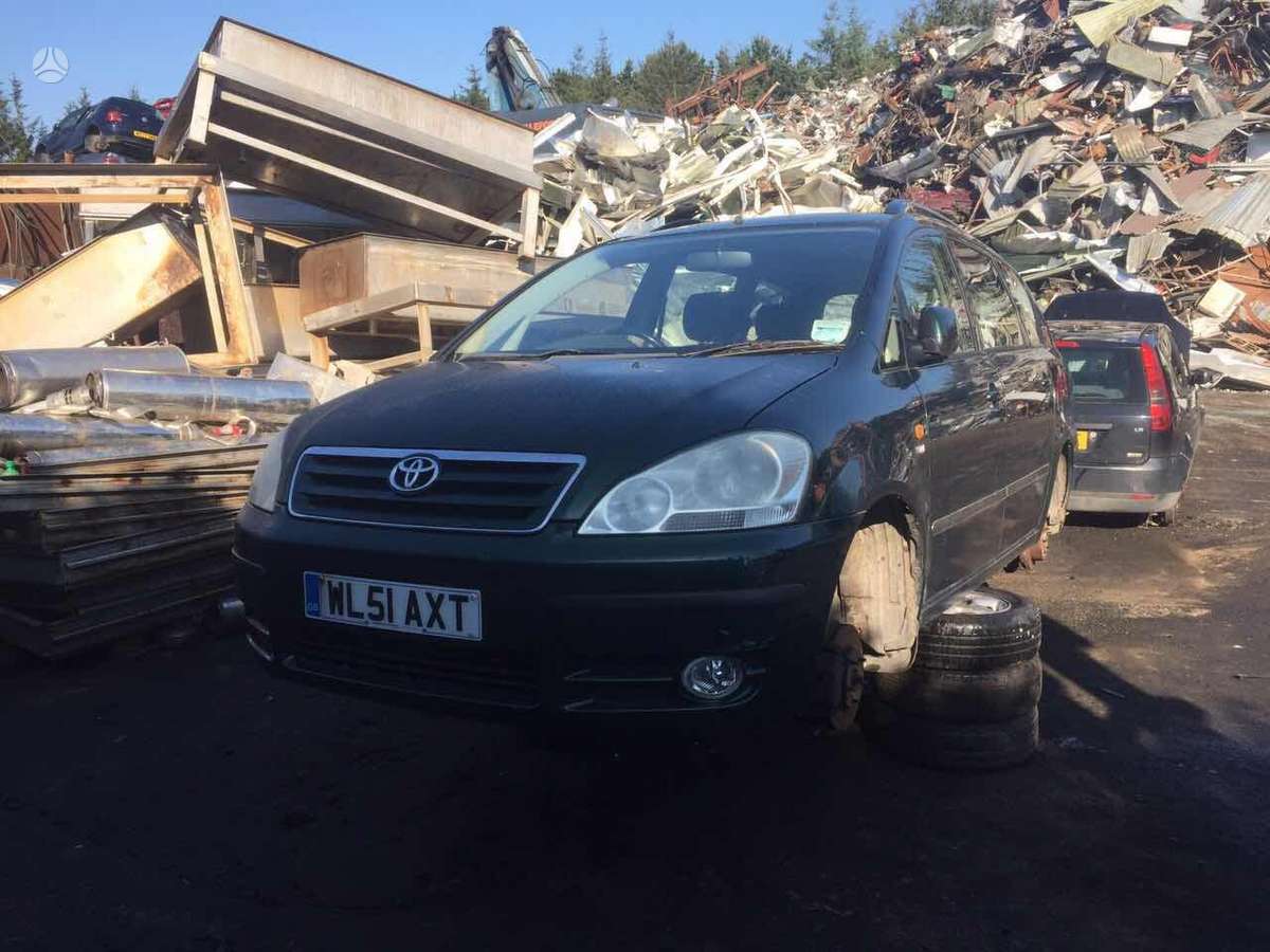 Toyota Avensis Verso по частям