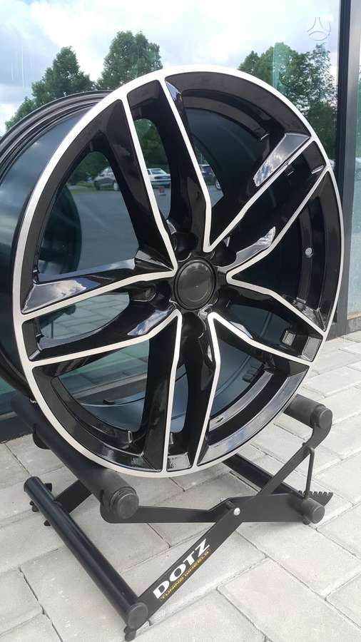 Audi S-Line, lengvojo lydinio, R19