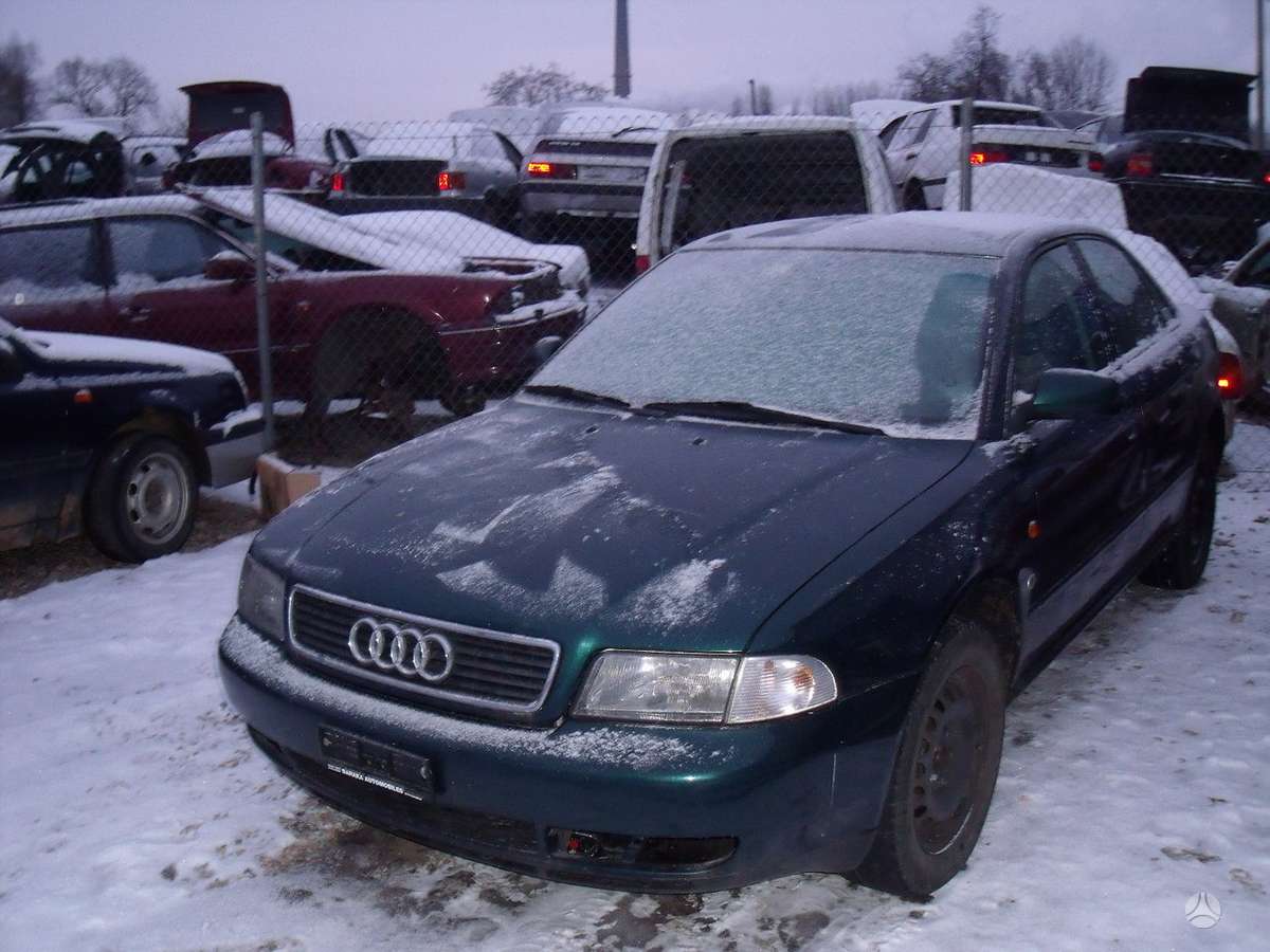 Audi A4 по частям.