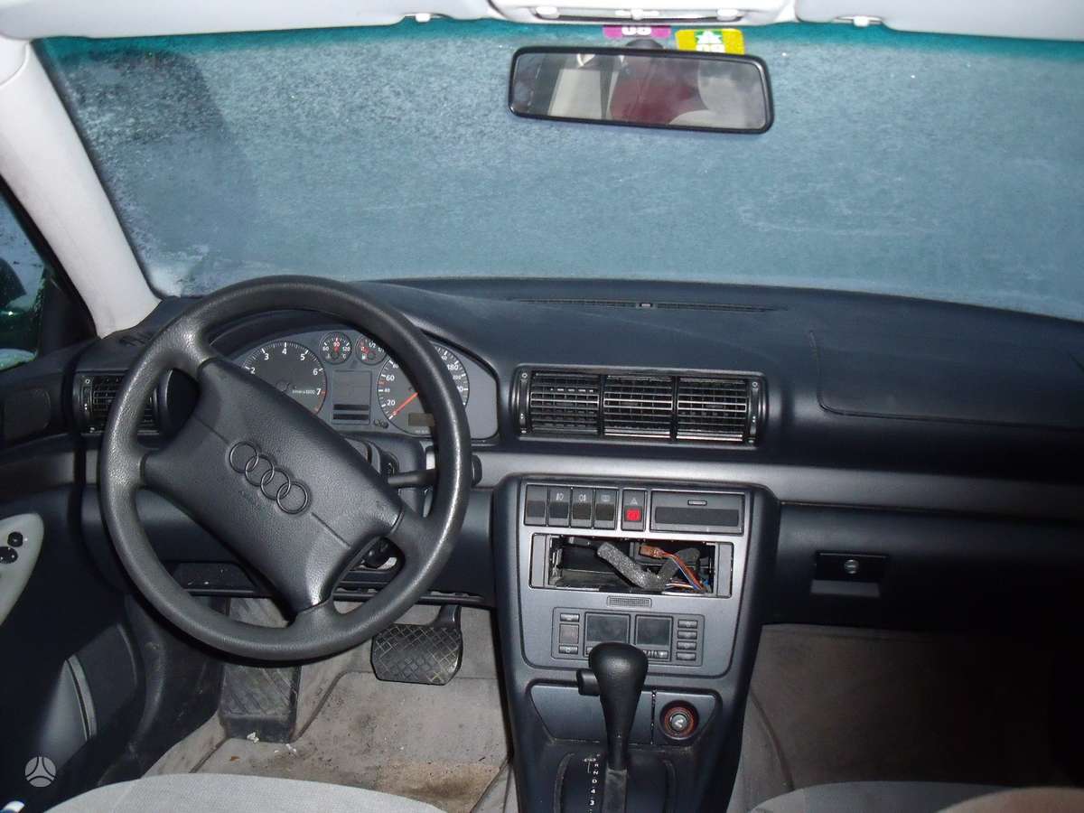 Audi A4 по частям.