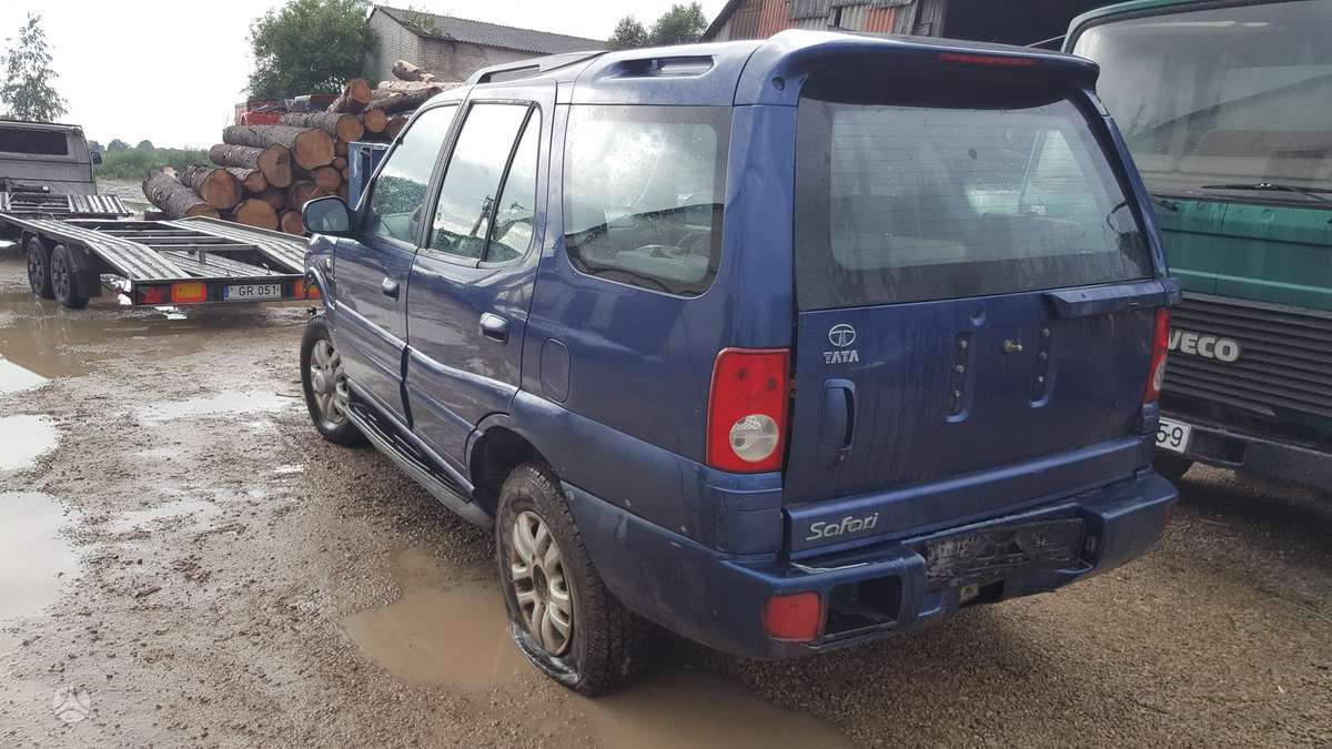 Tata Safari