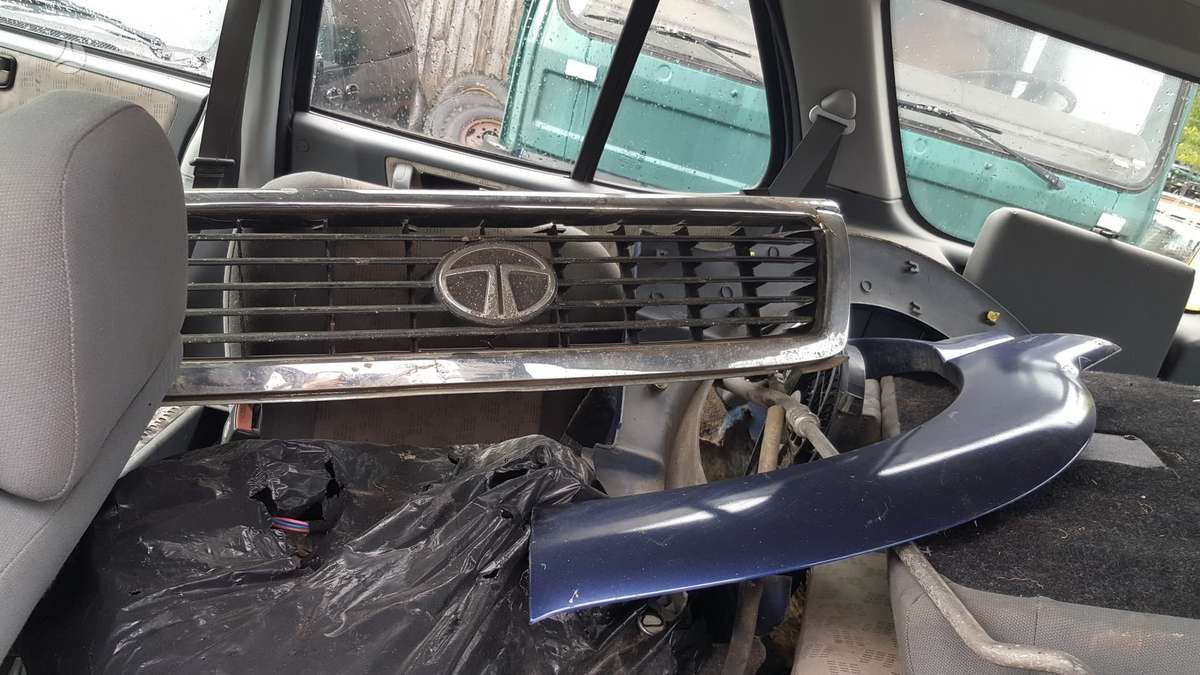 Tata Safari