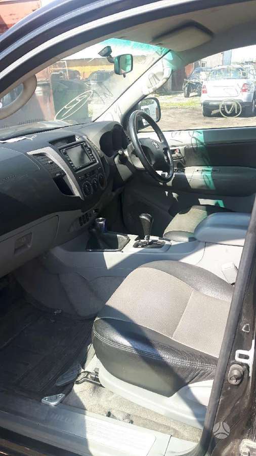 Toyota Hilux dalimis