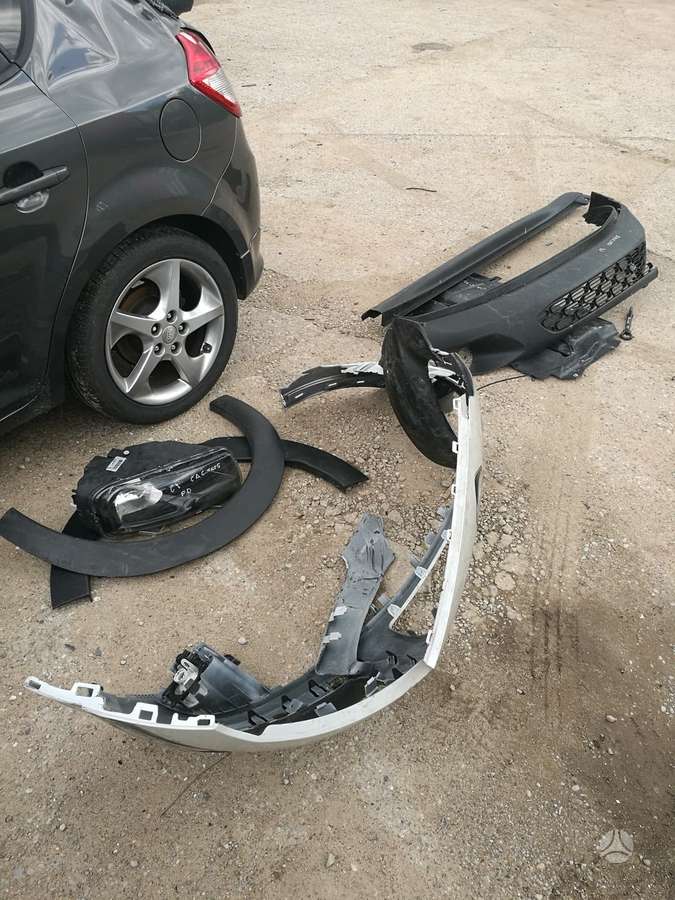 Citroen C4 Cactus Spalvos kodas efcd