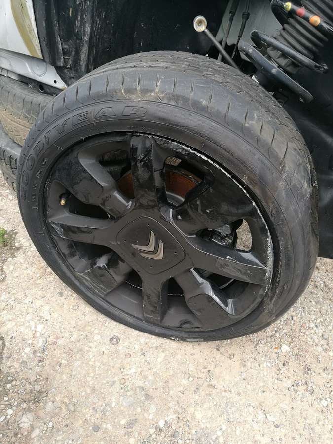 Citroen C4 Cactus Spalvos kodas efcd