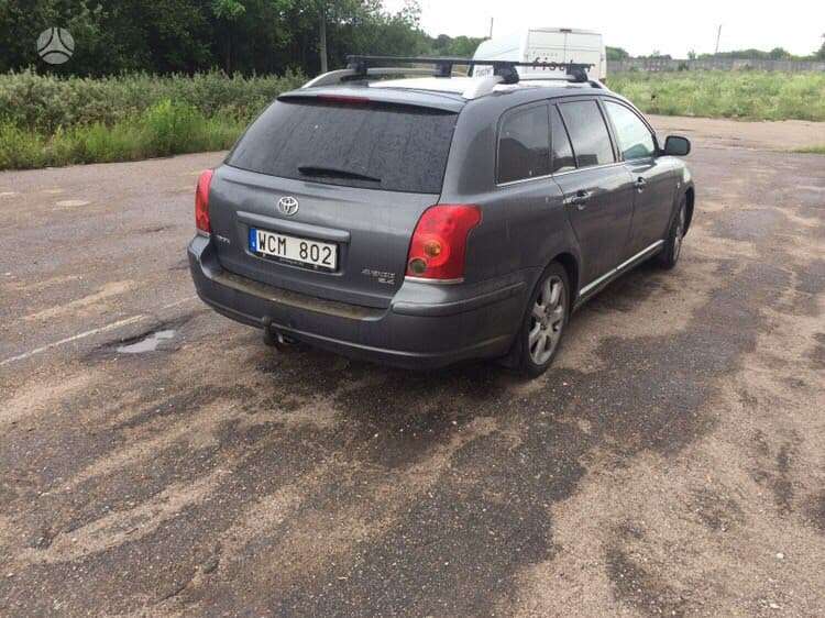 Toyota Avensis dalimis