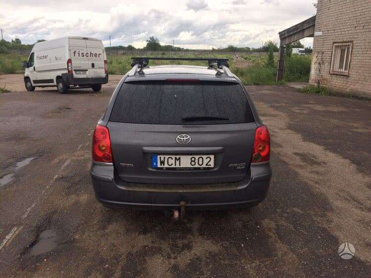 Toyota Avensis dalimis