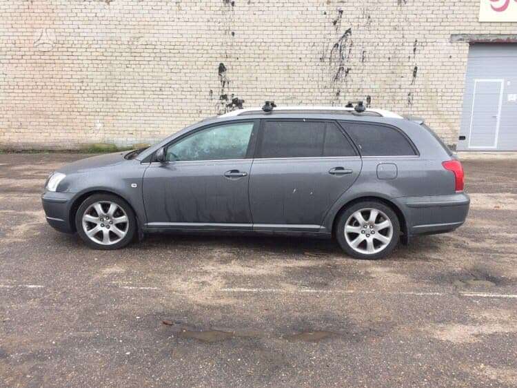 Toyota Avensis dalimis