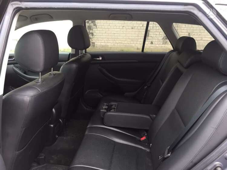 Toyota Avensis dalimis