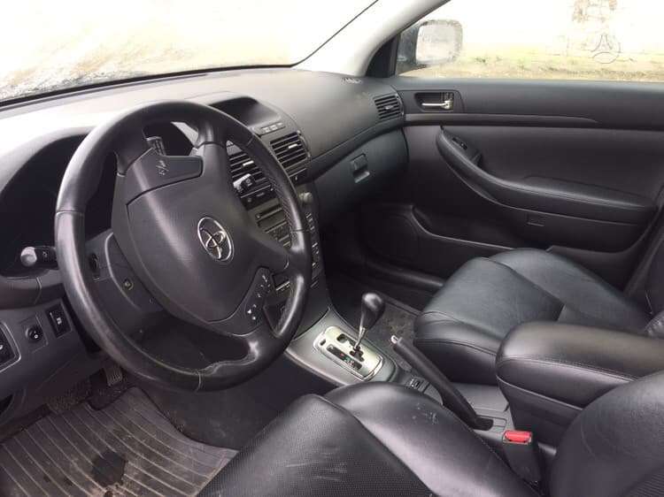 Toyota Avensis dalimis