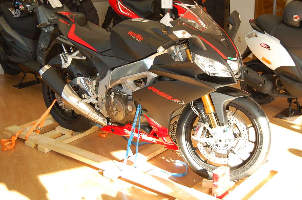 Aprilia RSV 1100cc, superbikes