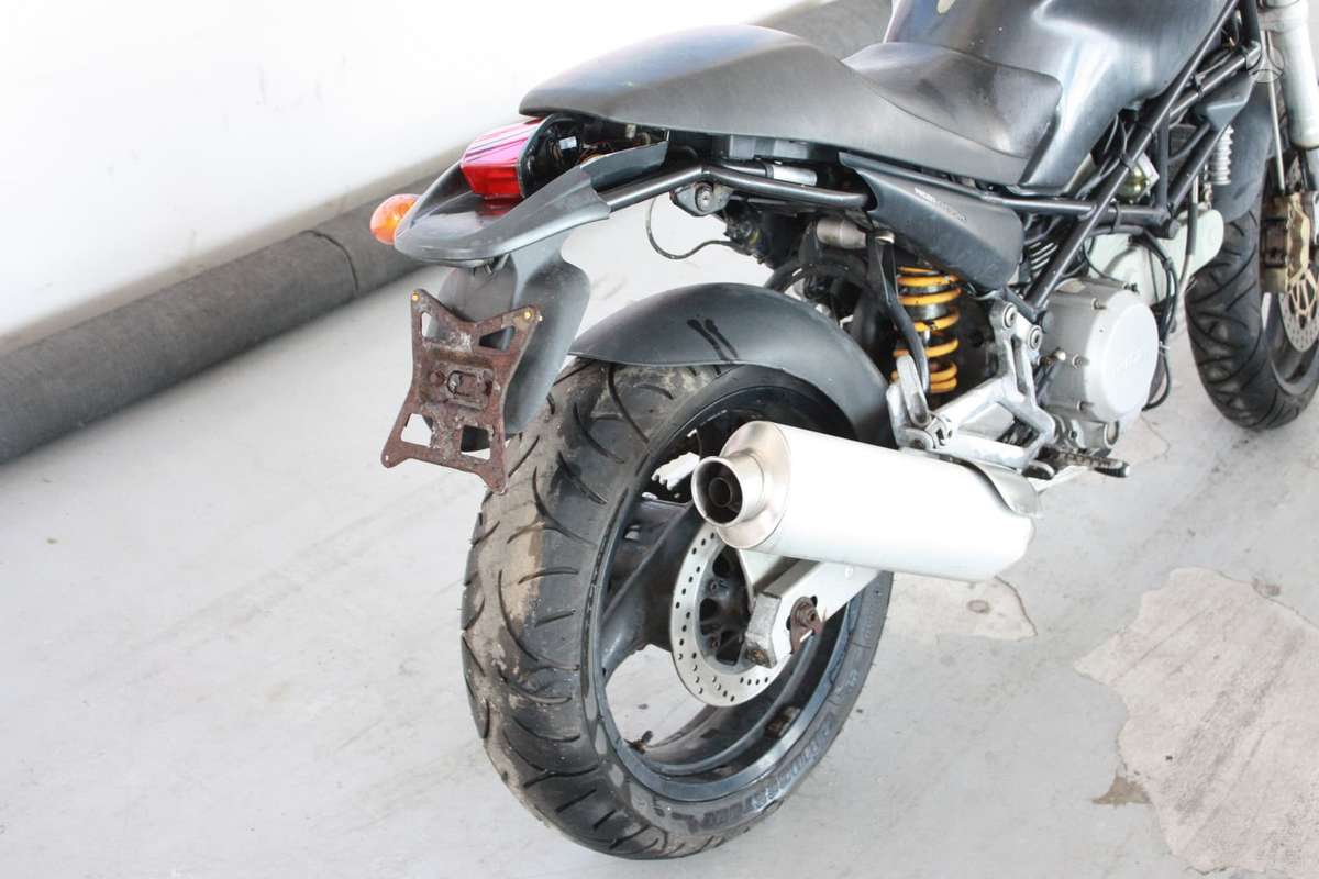 Ducati Monster, street / classic