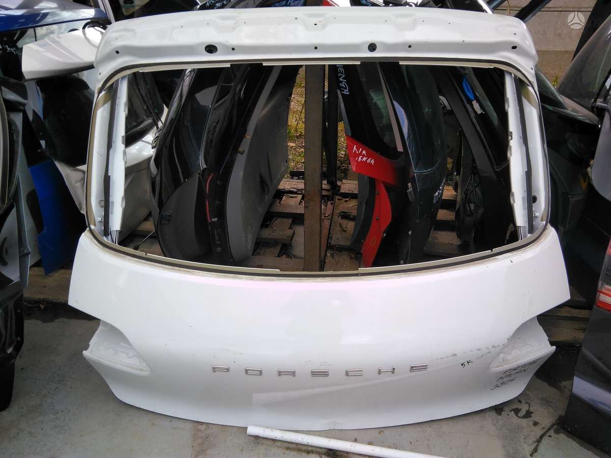 Porsche Macan body parts