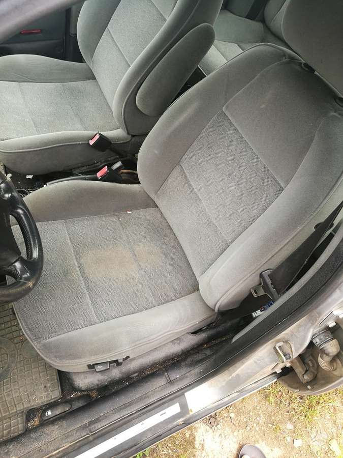 Peugeot 406 Tvarkingas salonas