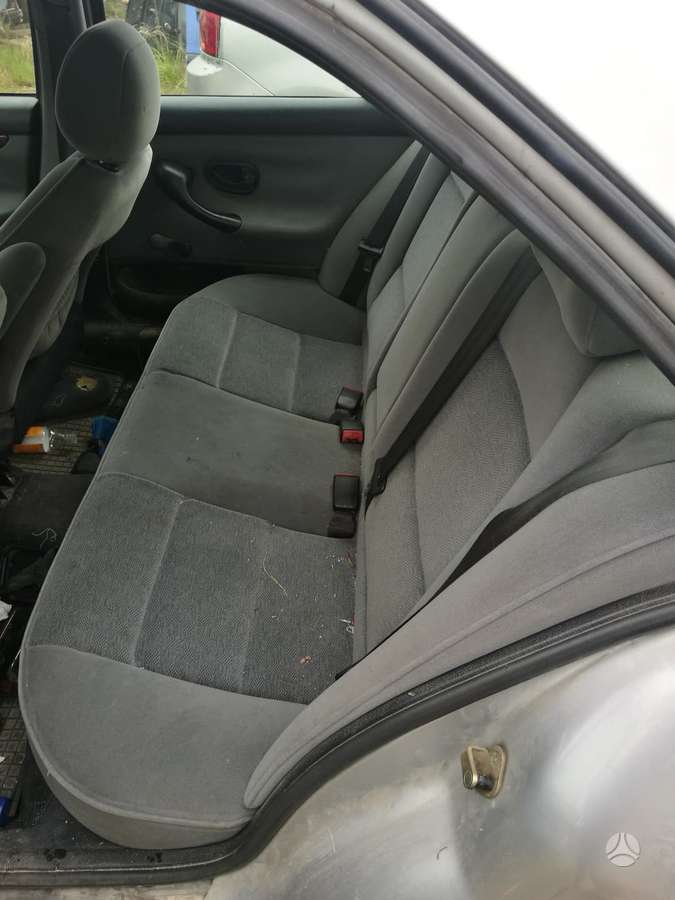 Peugeot 406 Tvarkingas salonas