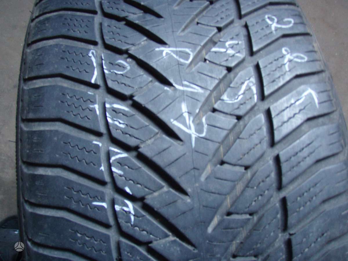 Continental, зимние 225/45 R17