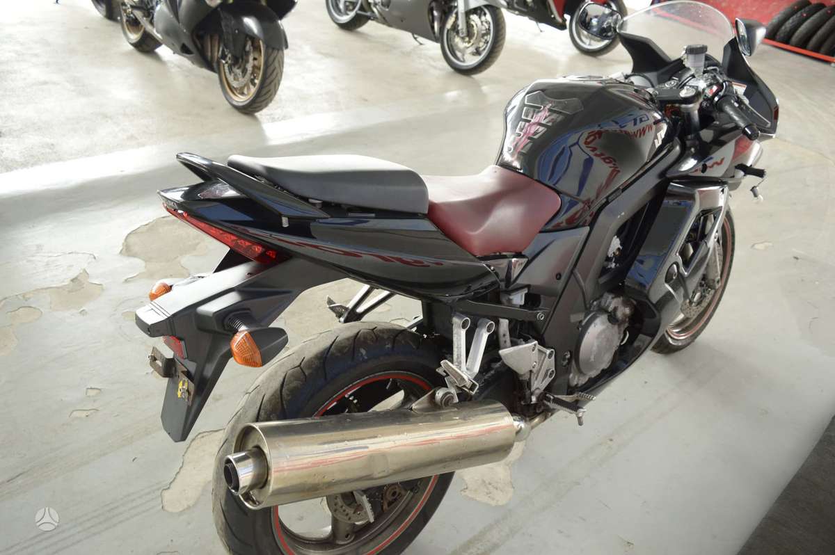 Suzuki SV, street / classic