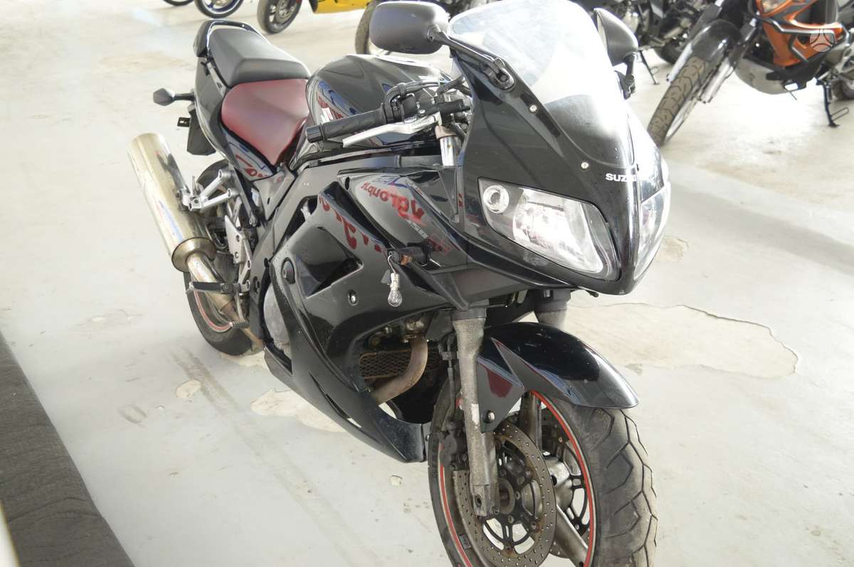 Suzuki SV, street / classic