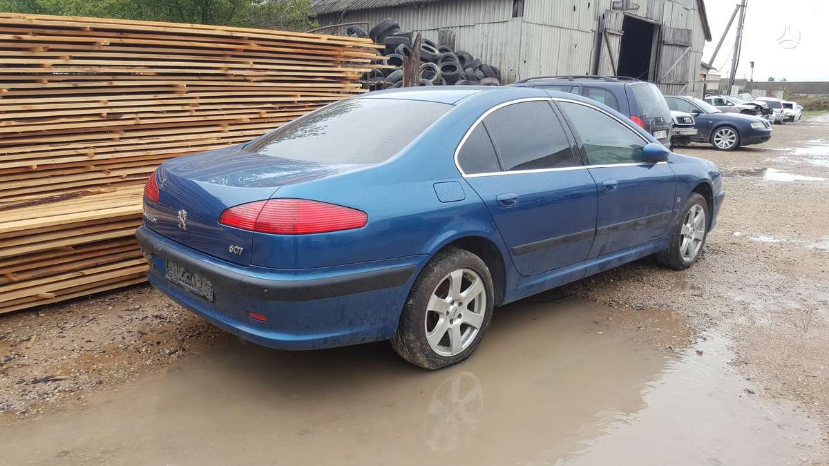 Peugeot 607