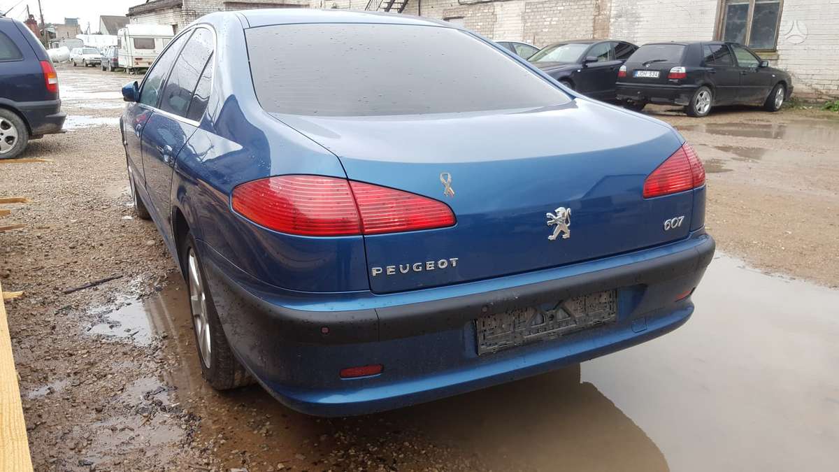Peugeot 607