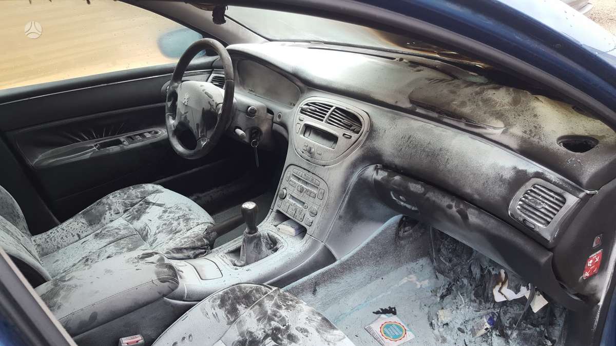 Peugeot 607