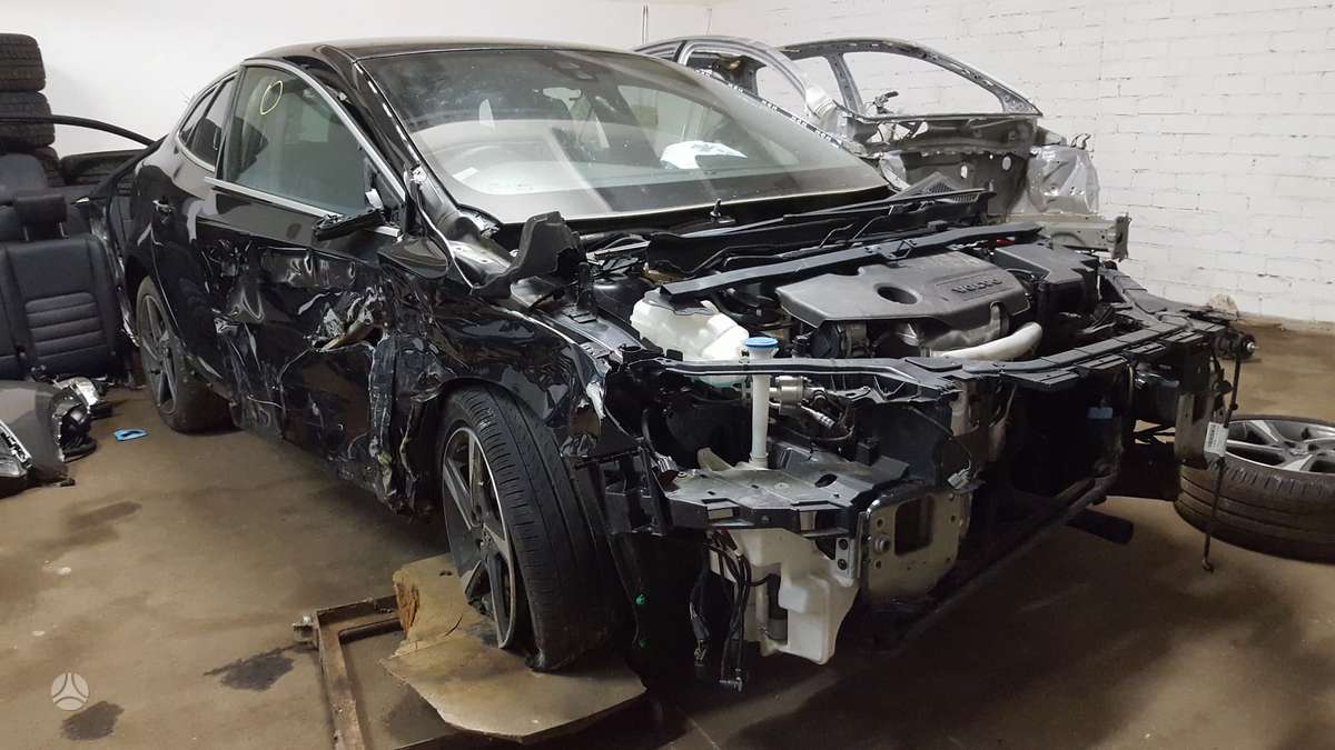 Volvo V40