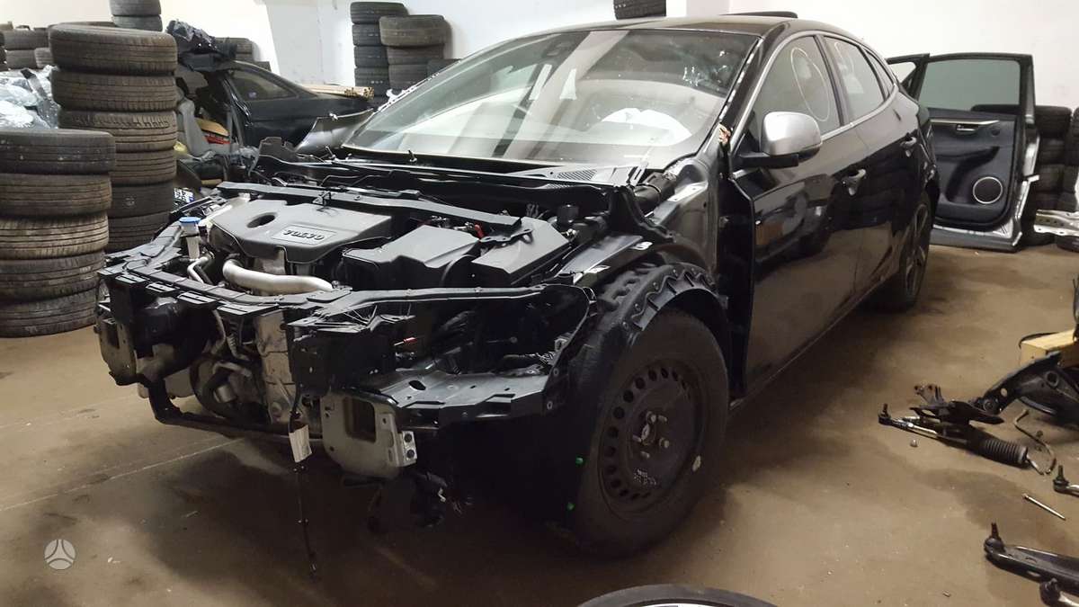 Volvo V40